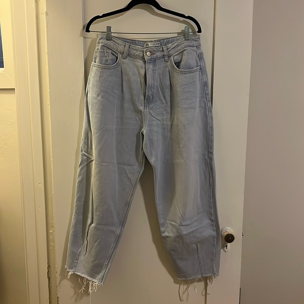 Zara High Waisted Mom Jeans Sz 8